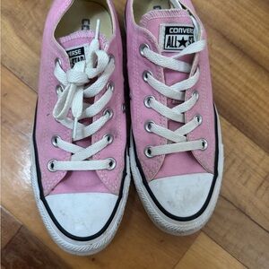 Converse Women’s Pink Canvas Low Top Sneakers
